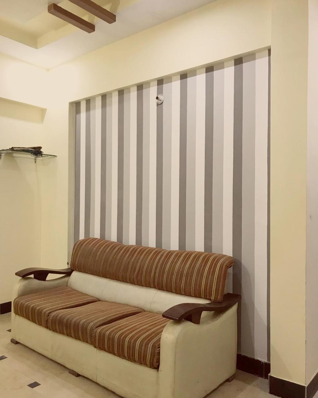 Hotel Second Home Karaczi Zewnętrze zdjęcie